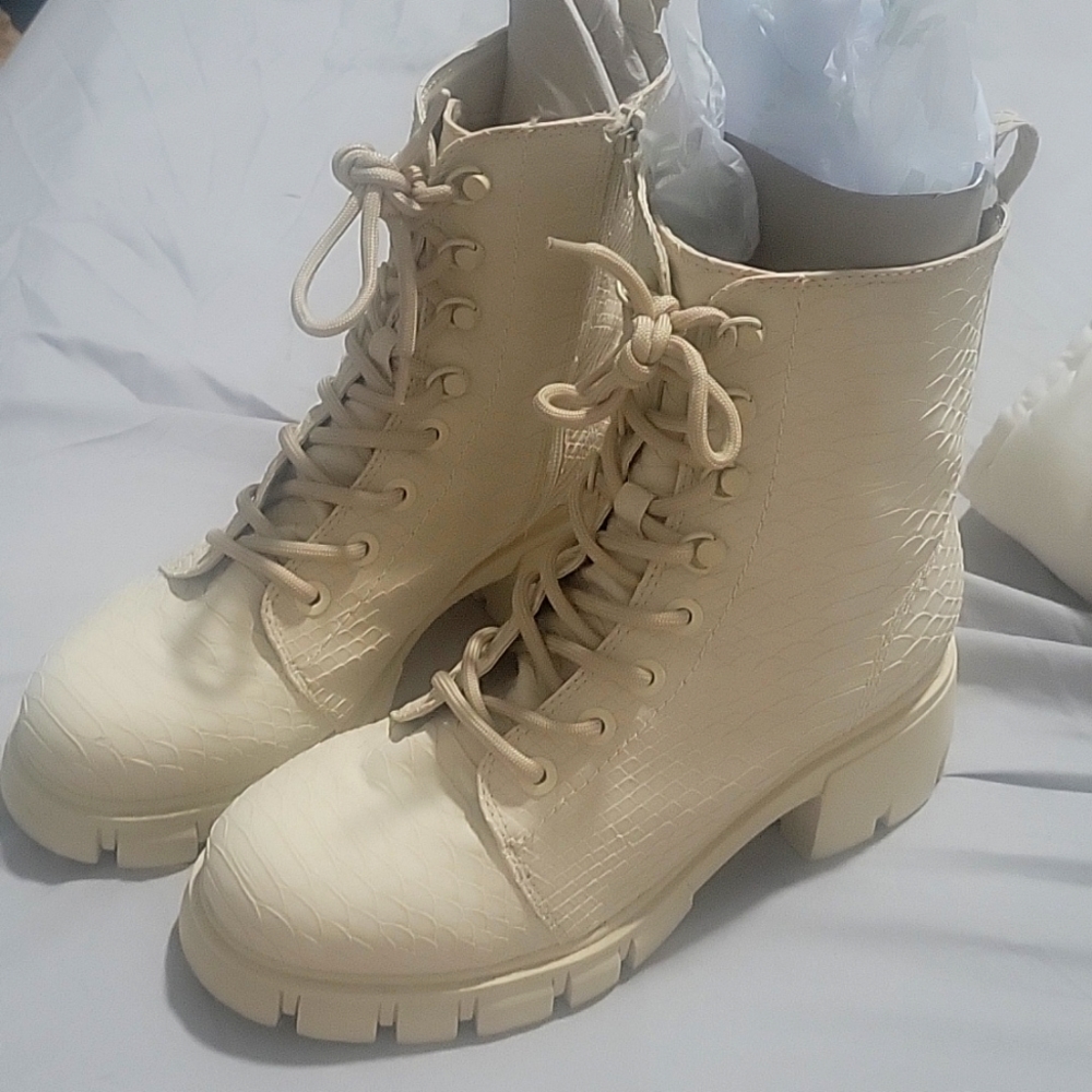 MIA Shoes Mila Boot Size 8.5